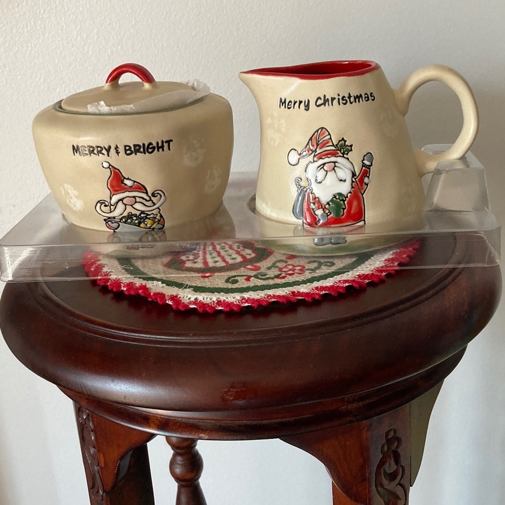 NWOT Christmas sugar and creamer, 2022